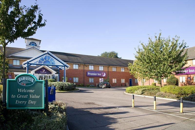 Holiday Inn Luton South - M1, Junction 9, An Ihg Hotel Exterior photo