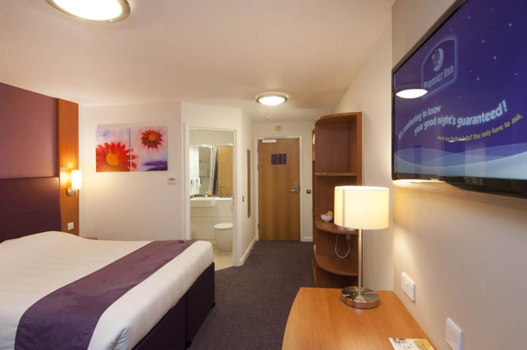 Holiday Inn Luton South - M1, Junction 9, An Ihg Hotel Exterior photo