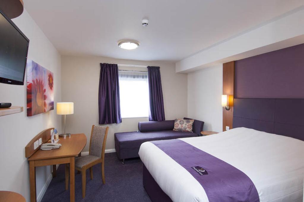 Holiday Inn Luton South - M1, Junction 9, An Ihg Hotel Exterior photo