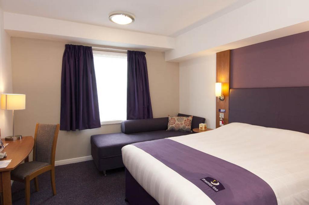 Holiday Inn Luton South - M1, Junction 9, An Ihg Hotel Exterior photo